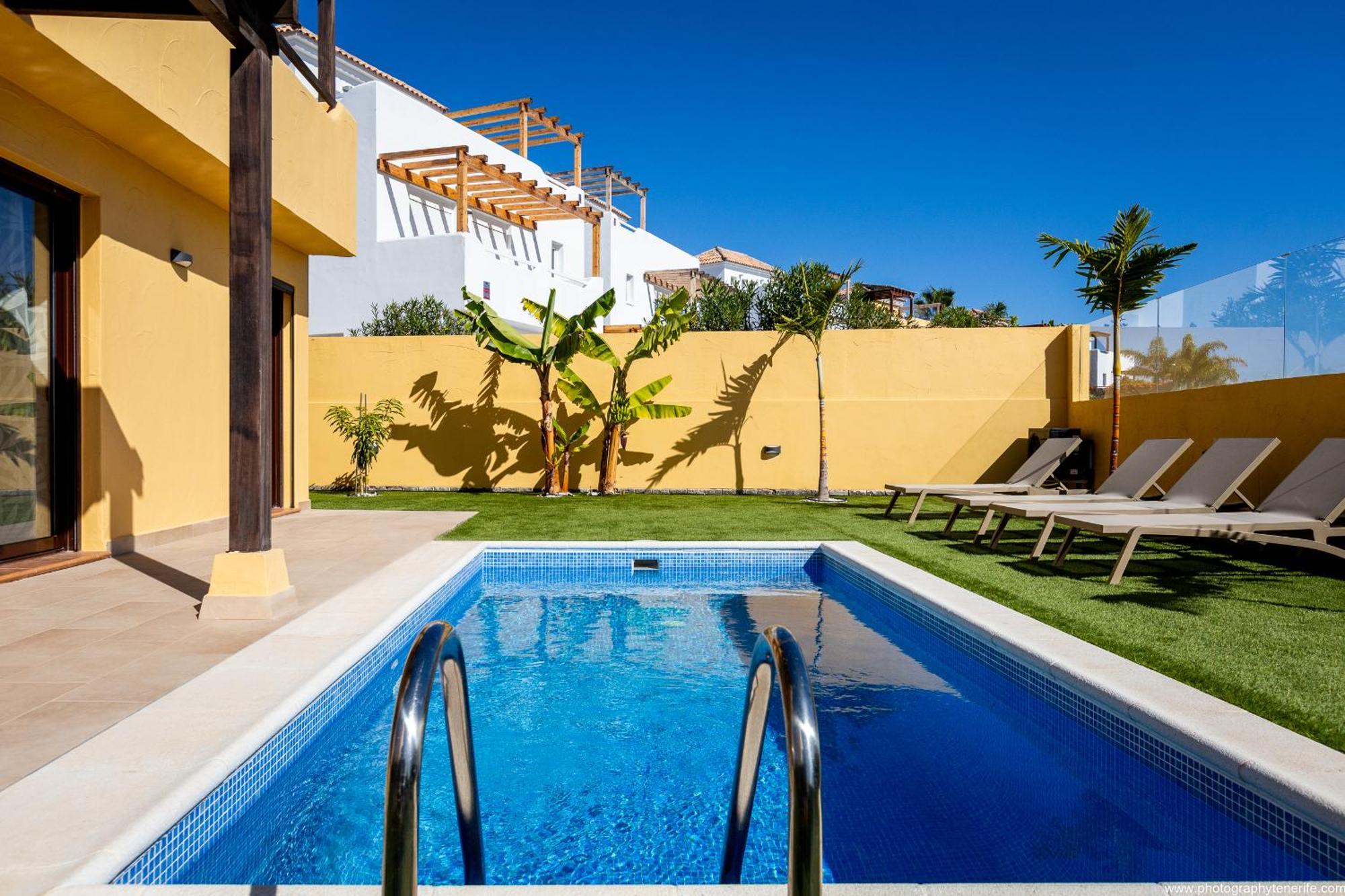 Villa With 4 Bedrooms And Private Heated Pool Σαν Μιγκέλ ντε Αμπόνα Εξωτερικό φωτογραφία