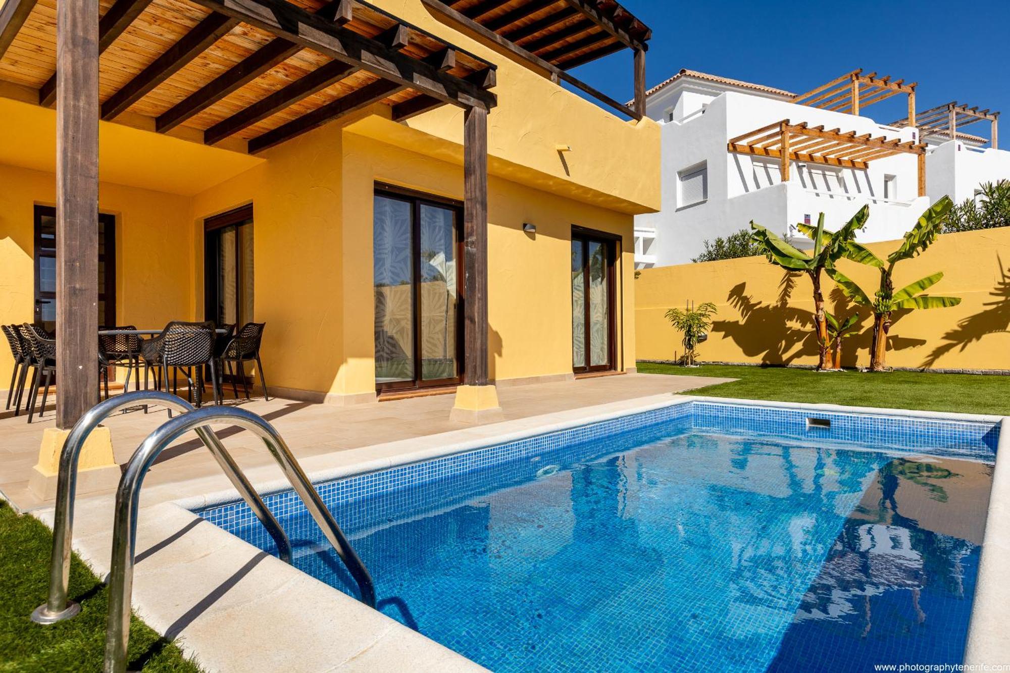 Villa With 4 Bedrooms And Private Heated Pool Σαν Μιγκέλ ντε Αμπόνα Εξωτερικό φωτογραφία