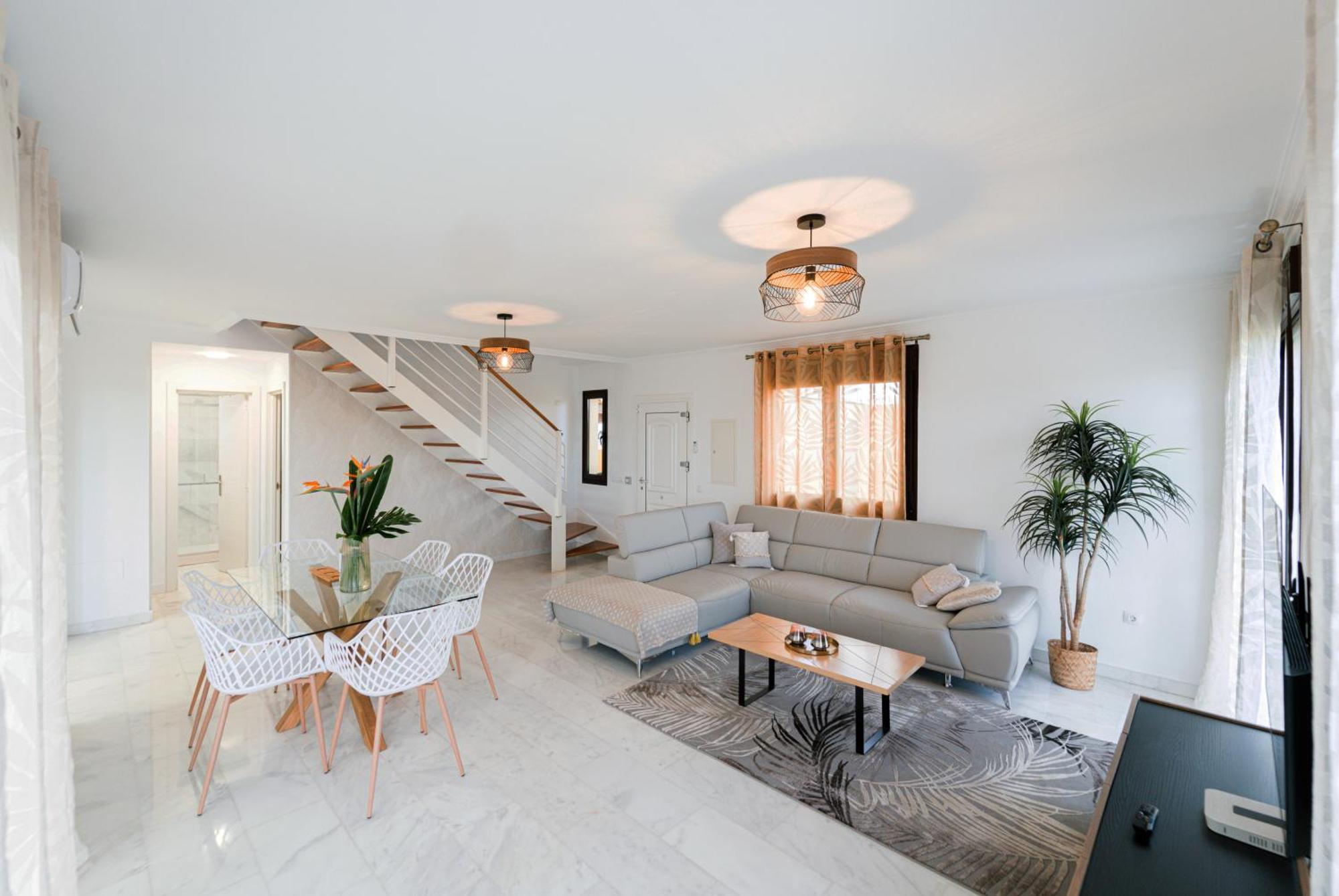 Villa With 4 Bedrooms And Private Heated Pool Σαν Μιγκέλ ντε Αμπόνα Εξωτερικό φωτογραφία