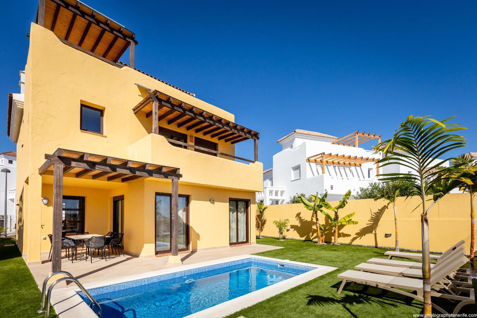 Villa With 4 Bedrooms And Private Heated Pool Σαν Μιγκέλ ντε Αμπόνα Εξωτερικό φωτογραφία